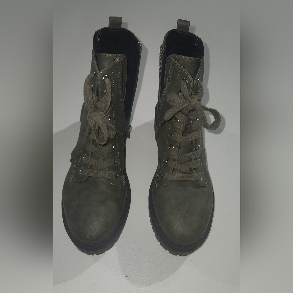 Indigo Rd. Wildern Olive Green Suede Lace-Up Combat Boots Size 7